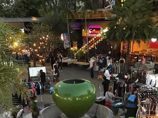 ตลาดนัดกลางคืน