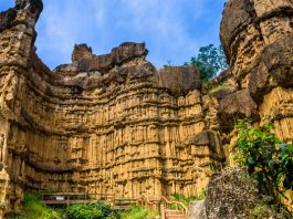 ท่องเที่ยว